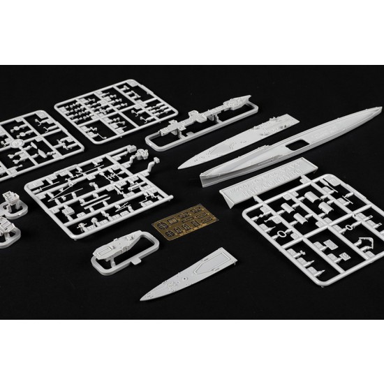 1/700 HMS Colombo C-class Light Cruiser 1/700 HMS Colombo C-class Light Cruiser