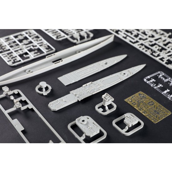 1/700 HMS York Heavy Cruiser 1/700 HMS York Heavy Cruiser