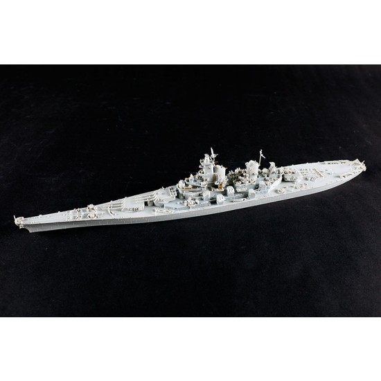 1/700 USS Iowa BB-61 Battleship 1/700 USS Iowa BB-61 Battleship
