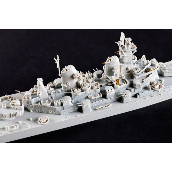 1/700 USS Iowa BB-61 Battleship 1/700 USS Iowa BB-61 Battleship