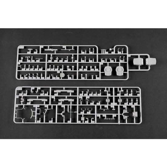 1/700 USS Iowa BB-61 Battleship 1/700 USS Iowa BB-61 Battleship