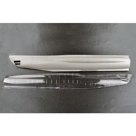 1/48 German Type VIIC U-Boat U-552 1/48 German Type VIIC U-Boat U-552