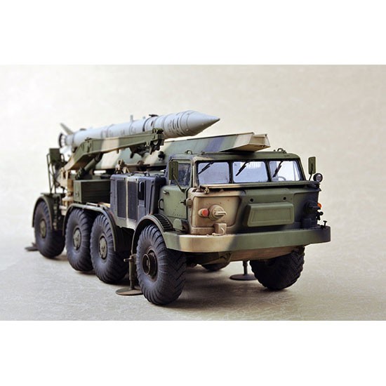 1/72 Russian 9P113 TEL w/9M21 Rocket of 9K52 Luna-M (FROG-7) 1/72 Russian 9P113 TEL w/9M21 Rocket of 9K52 Luna-M (FROG-7)