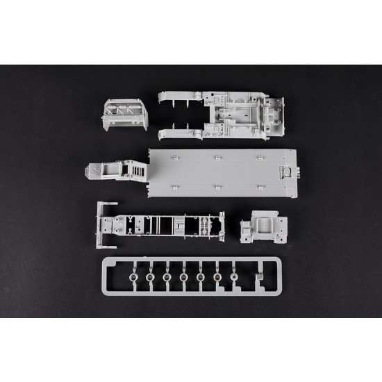 1/72 Slt-56 Tractor with 56t Semi Trailer 1/72 Slt-56 Tractor with 56t Semi Trailer