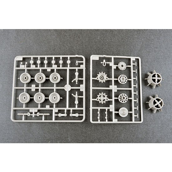 1/35 Russian S-300V 9A84 SAM 1/35 Russian S-300V 9A84 SAM