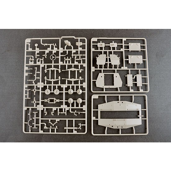 1/35 Soviet BTR-152K1 APC 1/35 Soviet BTR-152K1 APC
