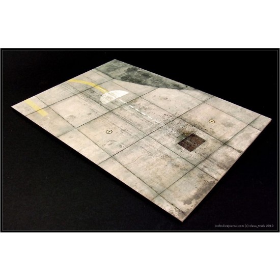 1/72 Diorama Scenic Display: Da Nang AFB, Vietnam (Tarmac sheet) 1/72 Diorama Scenic Display: Da Nang AFB, Vietnam (Tarmac sheet)