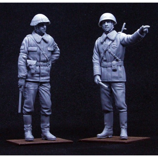 1/35 NVA & Soviet Traffic Military Police Set 1980 Era (2 Figures) 1/35 NVA & Soviet Traffic Military Police Set 1980 Era (2 Figures)