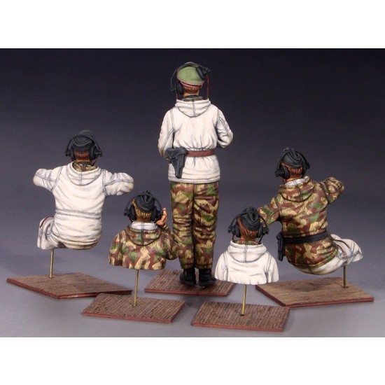1/35 WWII German Wehrmacht Tank Crew Set #Winter Clothes (5 Figures) 1/35 WWII German Wehrmacht Tank Crew Set #Winter Clothes (5 Figures)