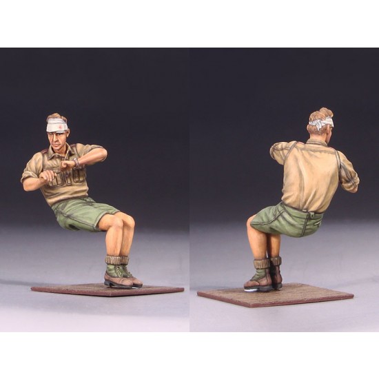 1/35 WWII German DAK Panzer III/IV Tank Crew Set #1 (3 Figures) 1/35 WWII German DAK Panzer III/IV Tank Crew Set #1 (3 Figures)