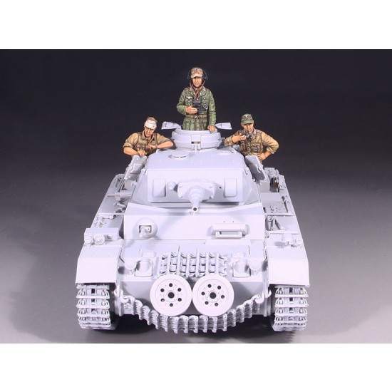 1/35 WWII German DAK Panzer III/IV Tank Crew Set #1 (3 Figures) 1/35 WWII German DAK Panzer III/IV Tank Crew Set #1 (3 Figures)