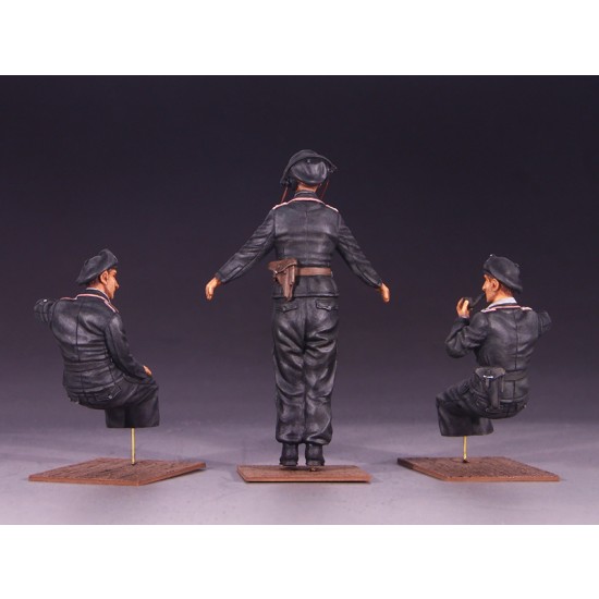 1/35 WWII German Panzer III/ IV Early Wehrmacht Tank Crews (3 figures) 1/35 WWII German Panzer III/ IV Early Wehrmacht Tank Crews (3 figures)