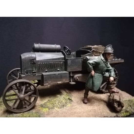 1/35 Tractor Pavesi-Tolotti B Type Standard 1/35 Tractor Pavesi-Tolotti B Type Standard