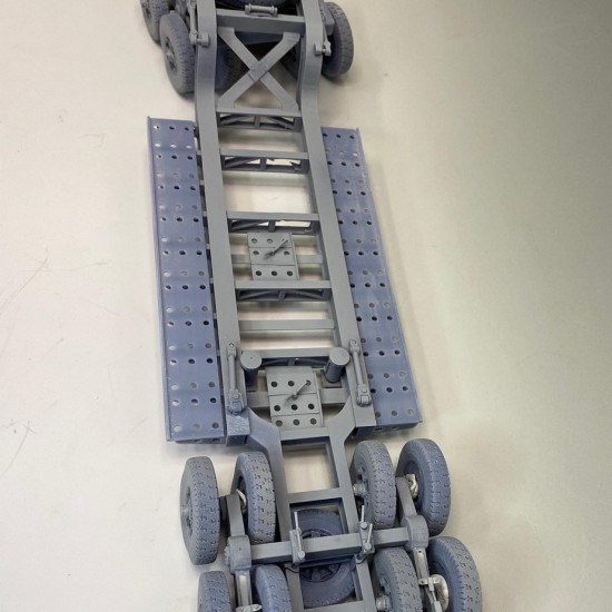 1/72 Italian Tank Transporter for P40 (Resin kit) 1/72 Italian Tank Transporter for P40 (Resin kit)