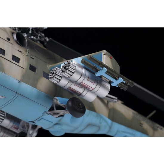 1/48 Soviet MIL Mi-24P Hind F Attack Helicopter 1/48 Soviet MIL Mi-24P Hind F Attack Helicopter