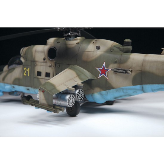 1/48 Soviet MIL Mi-24P Hind F Attack Helicopter 1/48 Soviet MIL Mi-24P Hind F Attack Helicopter
