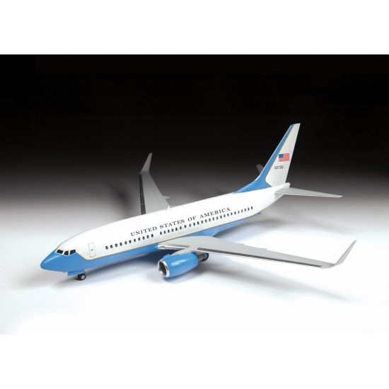 1/144 Boeing 737-700 / C-40 Airliner