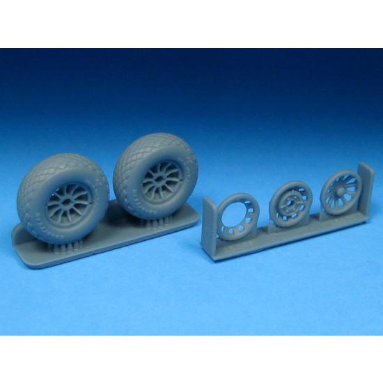 1/48 P-51 Mustang Diamond Tread Mainwheels