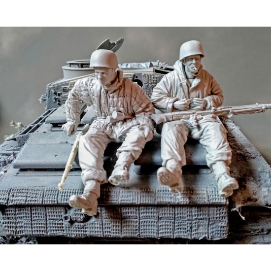1/16 StuG Riders, MG 42 Pair (2 figures)