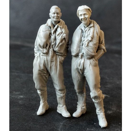 1/32 Spitfire Pilots Kingcome and Merrin, Biggin Hill (2 figures)