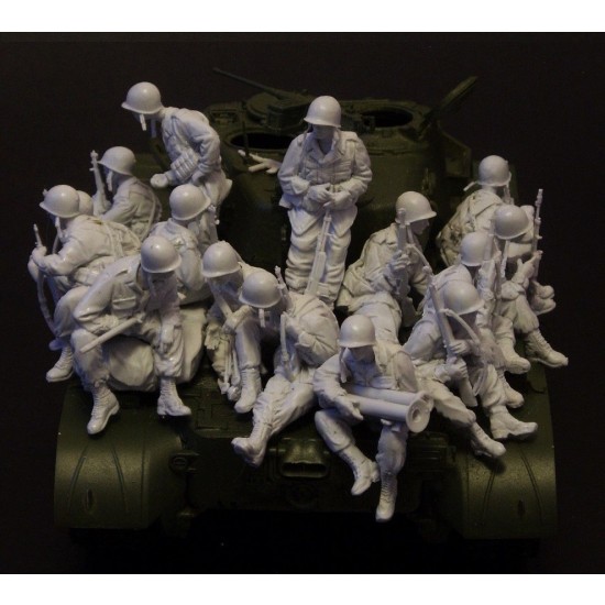 1/35 Korean War US M26 Pershing Riders Full Set (15 figures)