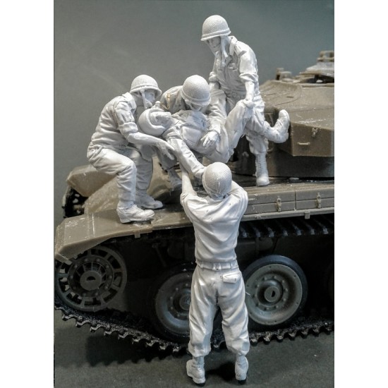 1/35 The 73 Conflicts Centurion Tank Casualty (5 figures)