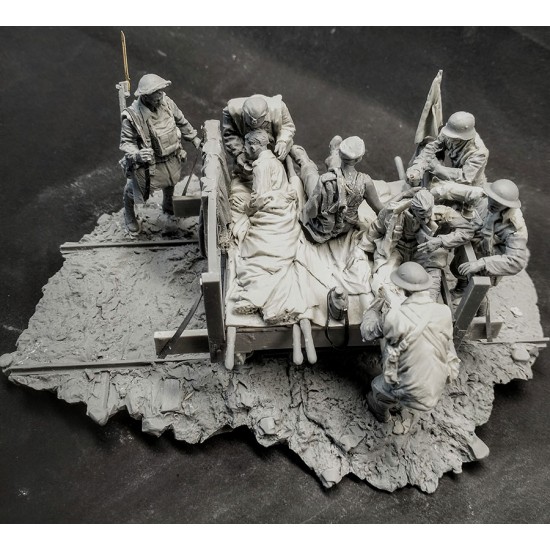 54mm Scale WWI First Aid Trolley, Base and 8 Figures