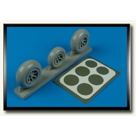 1/32 Lockheed P-38 Lightning Wheels & Paint Masks