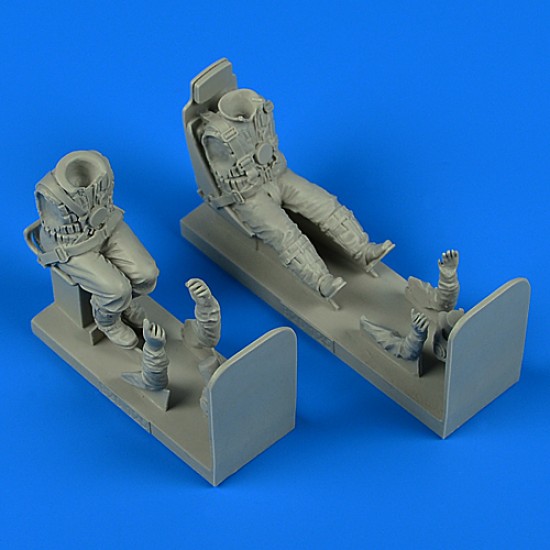 1/32 Luftwaffe Ju 87 Stuka Pilot & Gunner w/Seats for Hasegawa/Trumpeter kits