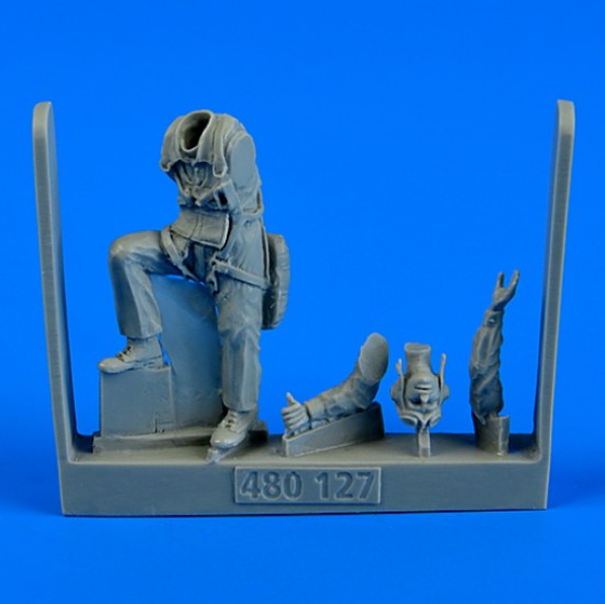 1/48 WWII US Navy Pilot - Pacific Theatre (1 Resin Pilot)