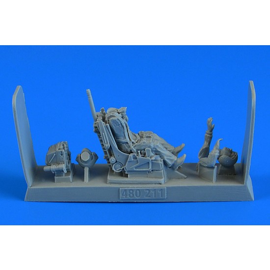 1/48 Soviet Fighter Pilot with Ejection Seat For Su-27 Flanker (Early/Late)