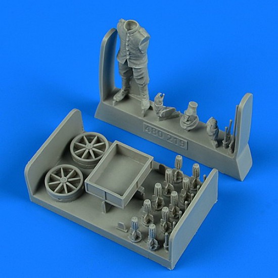1/48 WWI German Aircraft Armover with Ammunition Cart 
