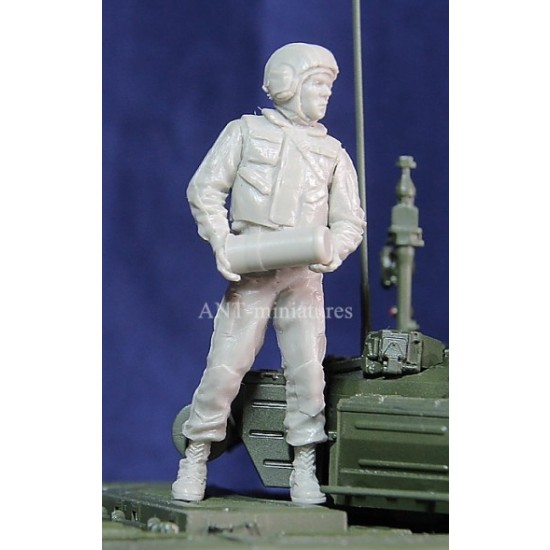 1/35 Russian Tank Crew Man in Battle Suit "Cowboy" No.3 (1 figure)