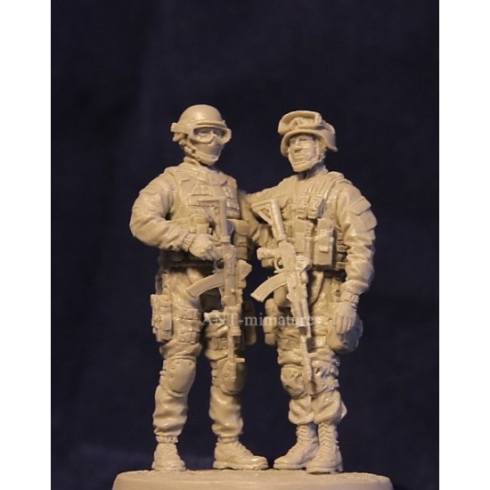 1/35 Russian Spetsnaz FSB Officers (2 figures)