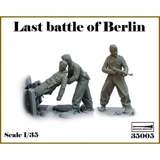 1/35 Last Battle of Berlin - WWII German Panzer Crewmen (3 figures)