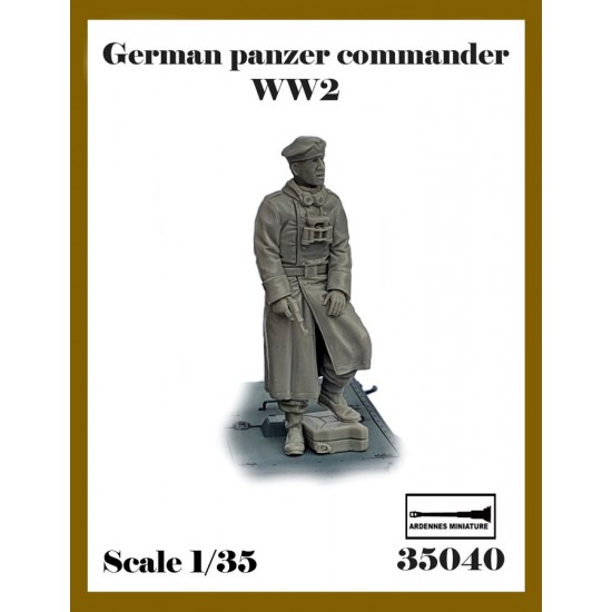1/35 WWII German Panzer Commander