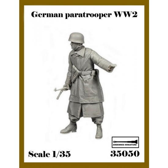 1/35 WWII German Paratrooper #2