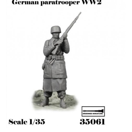 1/35 WWII German Paratrooper