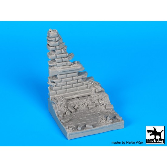 1/35 Ruined Wall Section Diorama Base No.3 (Size: 60x60mm)