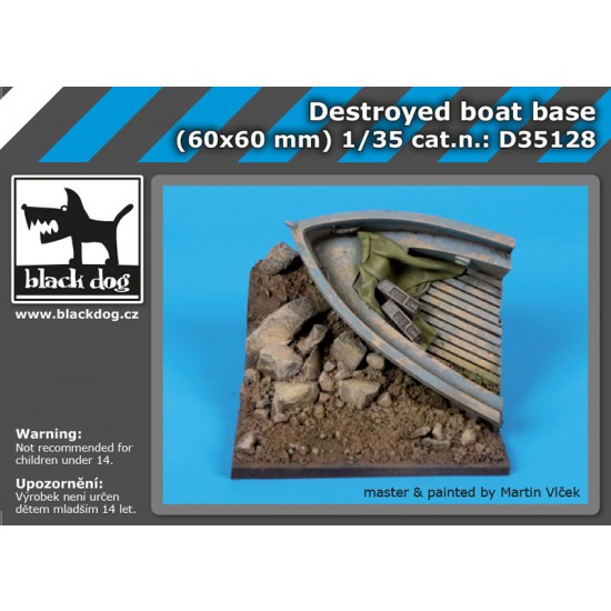1/35 Destroyed Boat Base (60mm x 60mm)