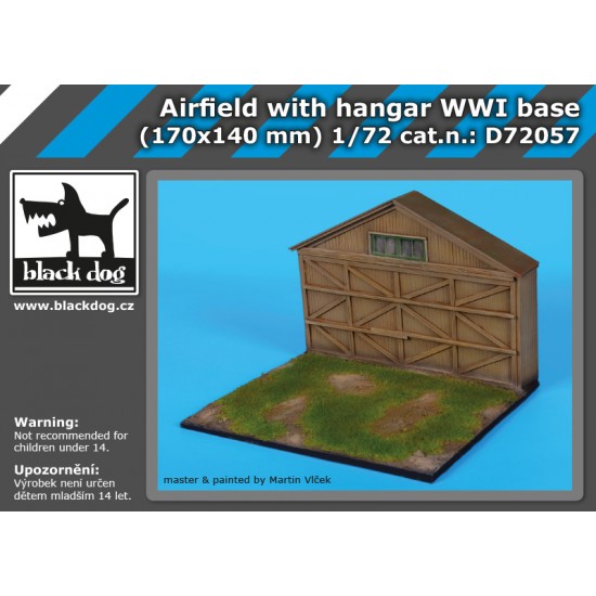 1/72 WWI Airfield with Hangar Diorama Base (170x140 mm)
