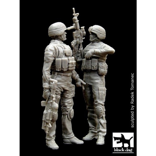 1/35 US Soldiers Set in Iraq (2 figures)
