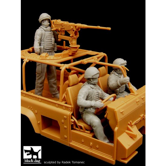 1/35 British Crew for Defender Wolf Afghanistan (3 figures)