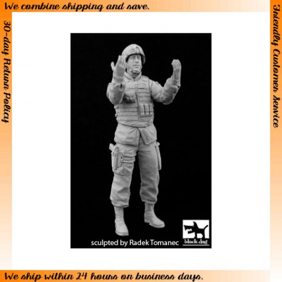1/35 US Soldier M1070 Truck Tractor (1 figure)