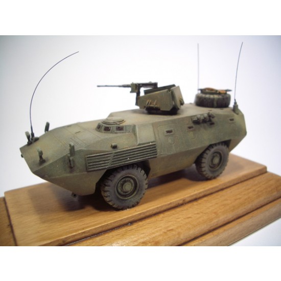 1/72 Italian 4x4 Wheeled Armoured Personnel Carrier Fiat 6614