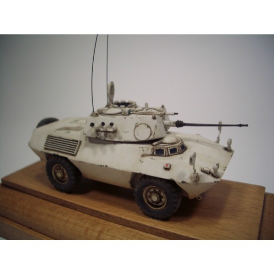 1/72 Italian 4x4 Wheeled Armoured Personnel Carrier Fiat 6616