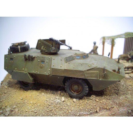 1/72 Italian 4x4 Wheeled Armoured Personnel Carrier Fiat 6614 Shielded