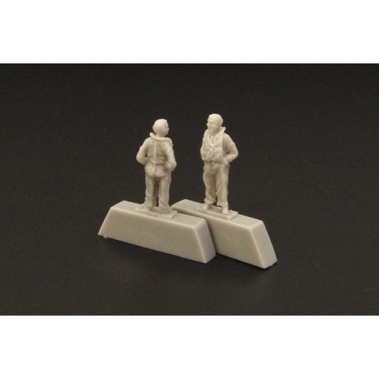 1/144 WWII RAF Pilot (2 figures)