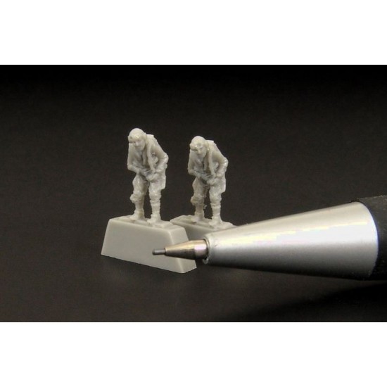 1/144 WWII German Pilot (2 figures)