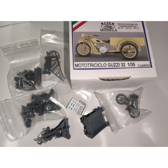 1/35 Guzzi 32 Tricycle Motorcycle